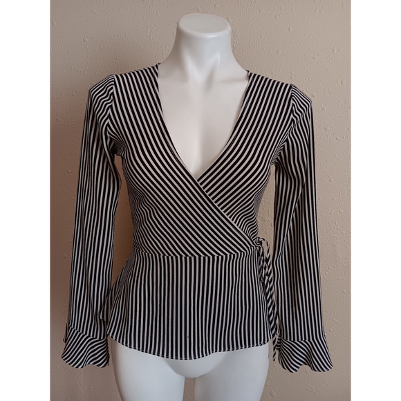 Divided Tops - H&M Divided Ling Sleeve Peplum Wrap Top